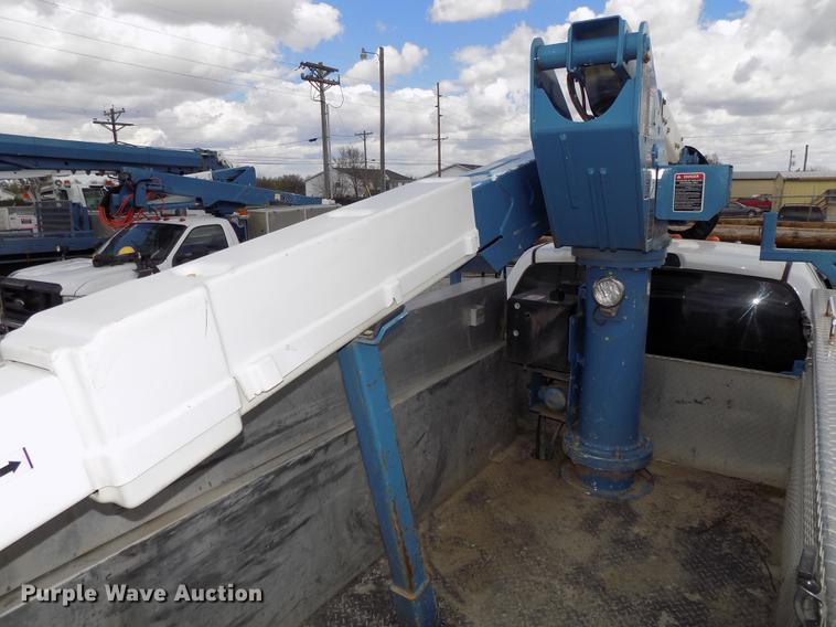 image for item DE7661 2009 Dodge Ram 5500 bucket truck