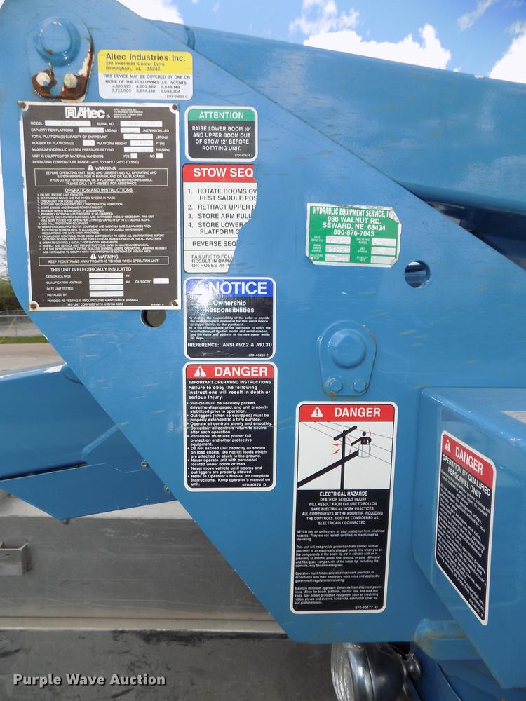 image for item DE7661 2009 Dodge Ram 5500 bucket truck