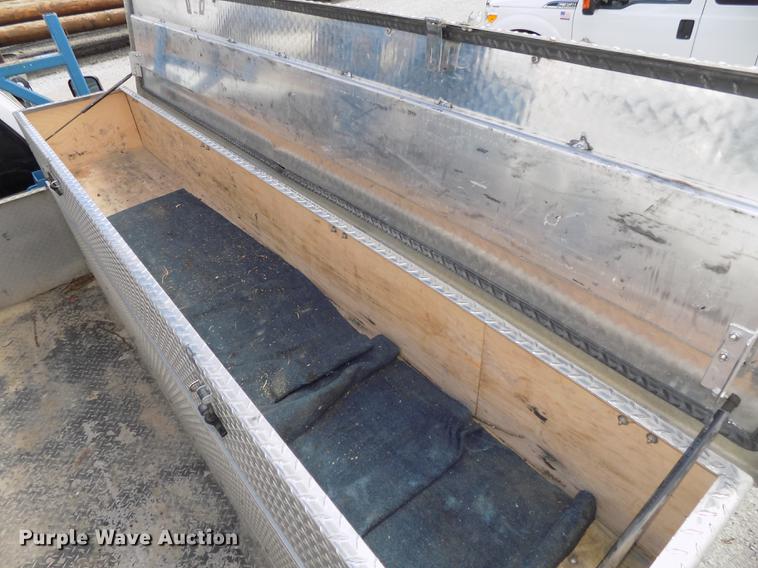 image for item DE7661 2009 Dodge Ram 5500 bucket truck