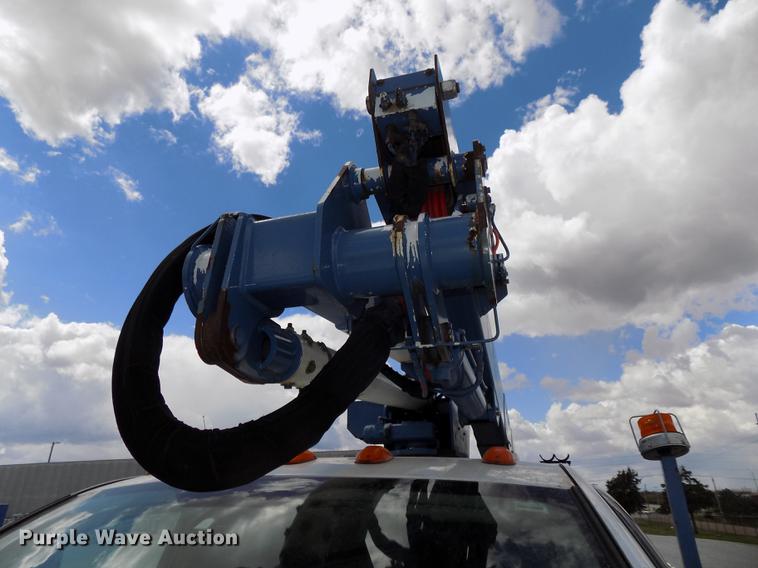 image for item DE7661 2009 Dodge Ram 5500 bucket truck