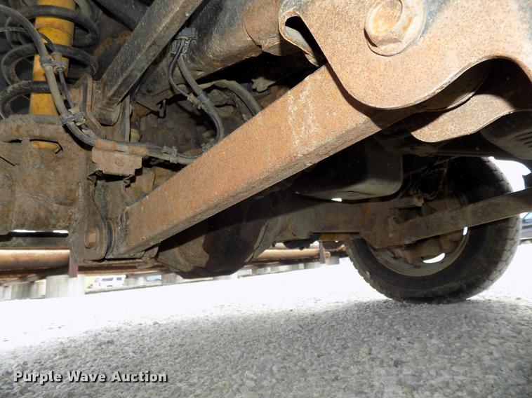 image for item DE7661 2009 Dodge Ram 5500 bucket truck