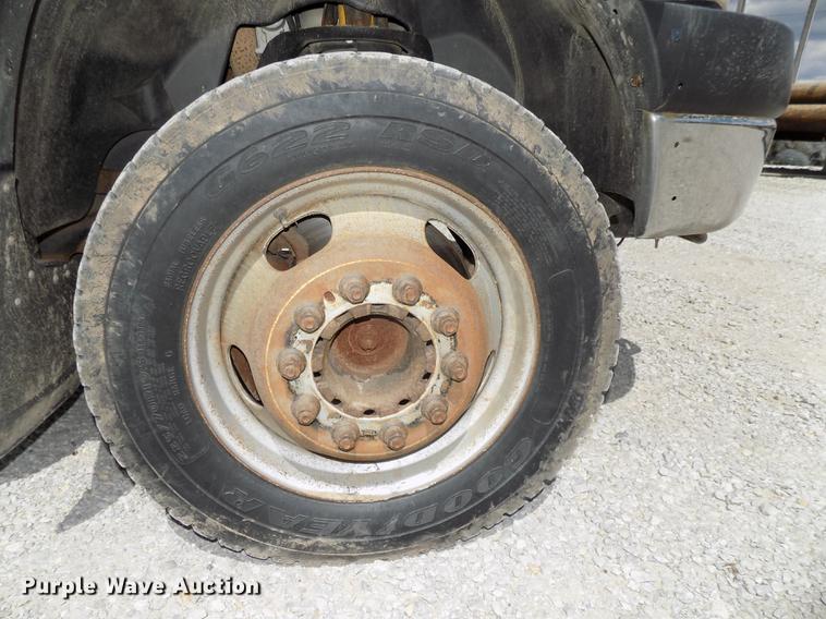 image for item DE7661 2009 Dodge Ram 5500 bucket truck