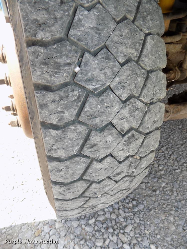 image for item DE7661 2009 Dodge Ram 5500 bucket truck