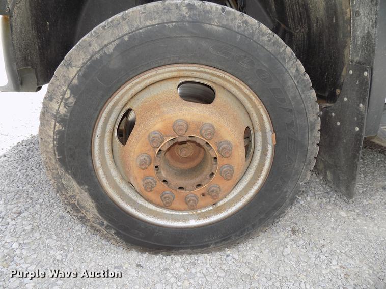 image for item DE7661 2009 Dodge Ram 5500 bucket truck