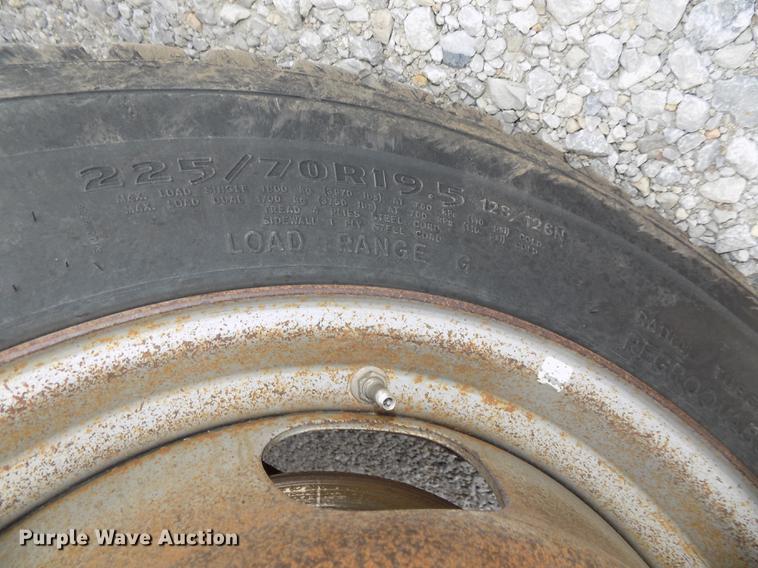 image for item DE7661 2009 Dodge Ram 5500 bucket truck