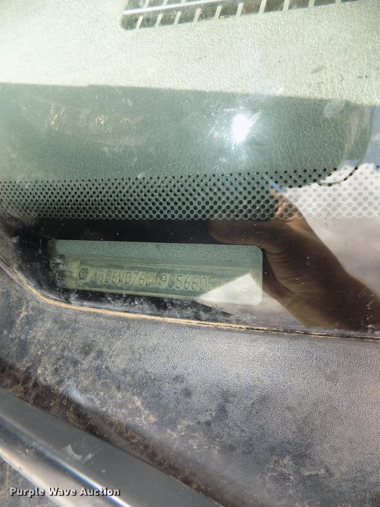 image for item DE7661 2009 Dodge Ram 5500 bucket truck