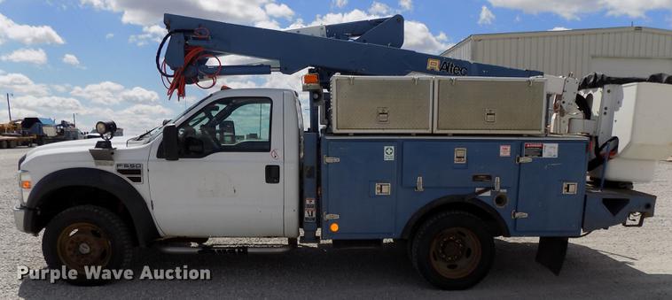 image for item DE7662 2008 Ford F550 Super Duty XL bucket truck