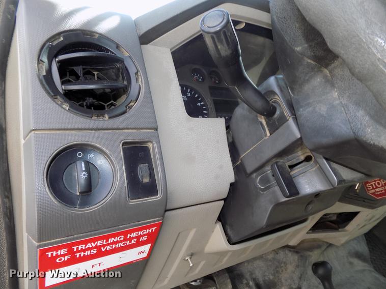 image for item DE7662 2008 Ford F550 Super Duty XL bucket truck