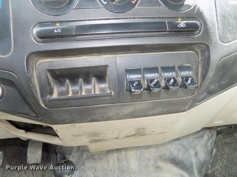 image for item DE7662 2008 Ford F550 Super Duty XL bucket truck