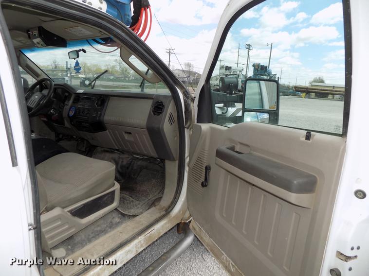 image for item DE7662 2008 Ford F550 Super Duty XL bucket truck