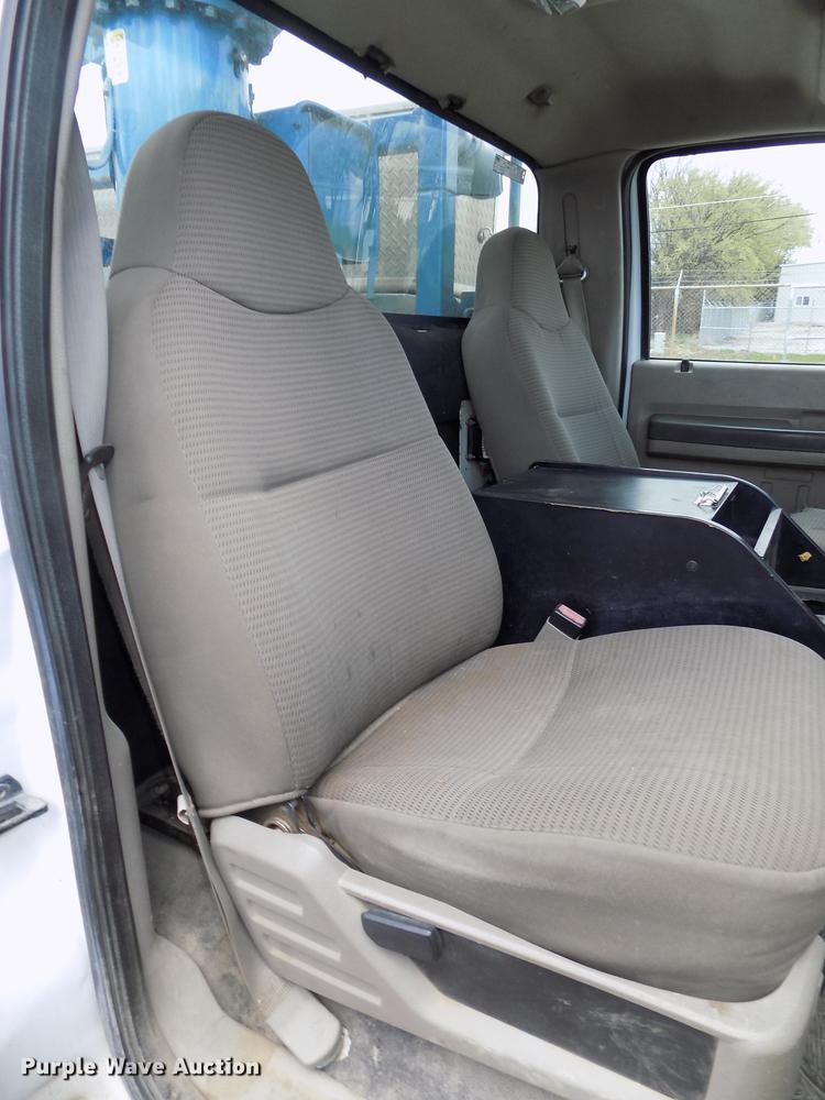 image for item DE7662 2008 Ford F550 Super Duty XL bucket truck