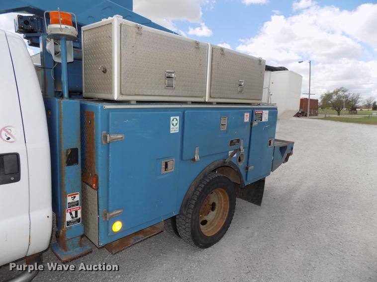 image for item DE7662 2008 Ford F550 Super Duty XL bucket truck