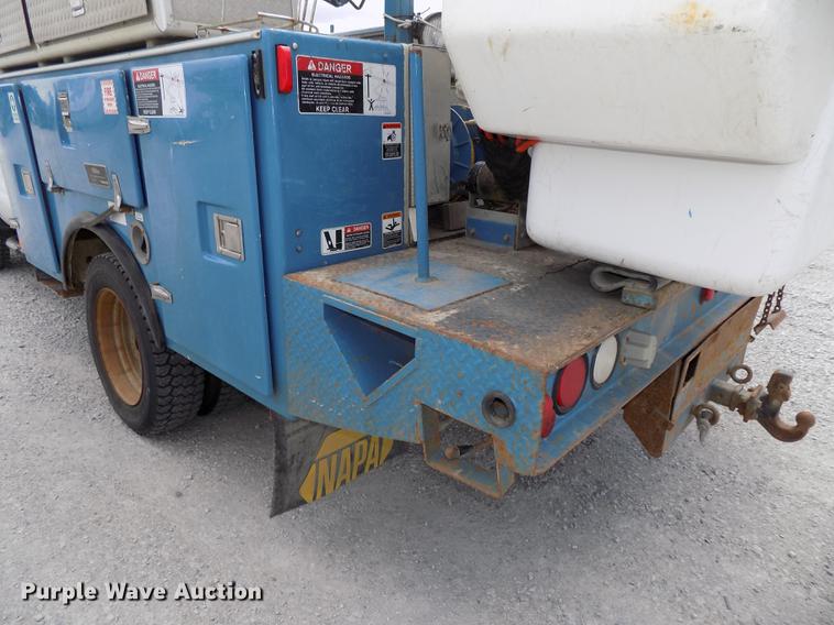 image for item DE7662 2008 Ford F550 Super Duty XL bucket truck