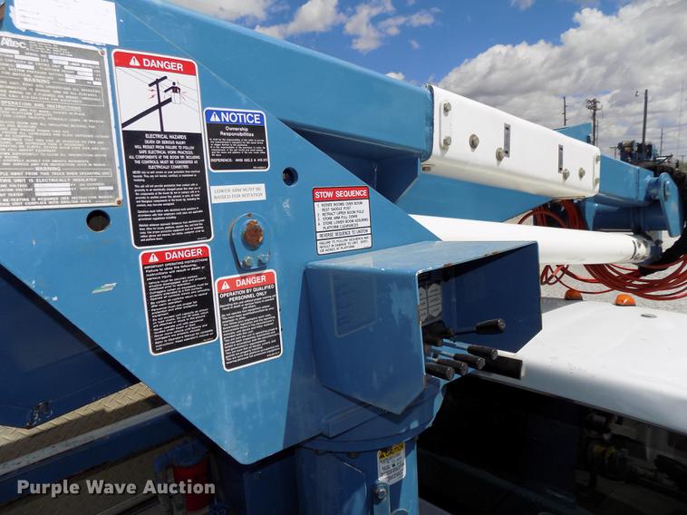 image for item DE7662 2008 Ford F550 Super Duty XL bucket truck