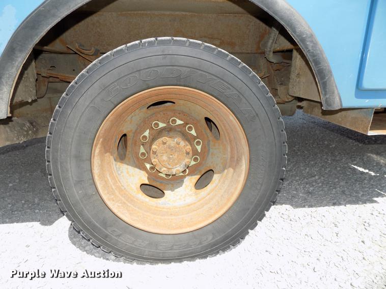 image for item DE7662 2008 Ford F550 Super Duty XL bucket truck