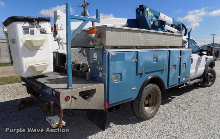 image for item DE7663 2009 Ford F550 Super Duty XL bucket truck
