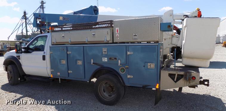 image for item DE7663 2009 Ford F550 Super Duty XL bucket truck