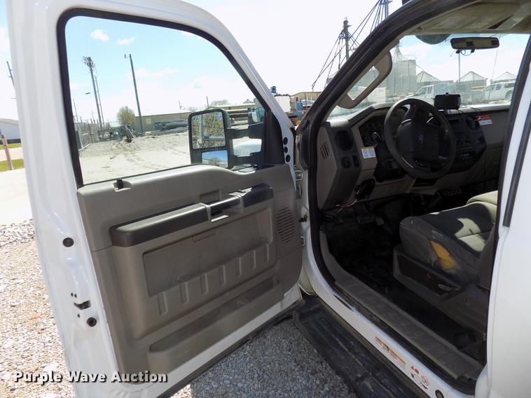 image for item DE7663 2009 Ford F550 Super Duty XL bucket truck