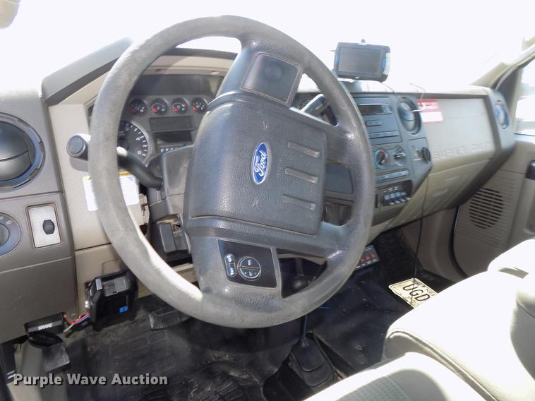 image for item DE7663 2009 Ford F550 Super Duty XL bucket truck