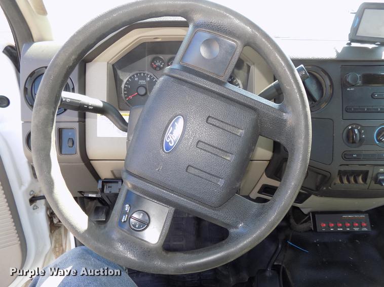 image for item DE7663 2009 Ford F550 Super Duty XL bucket truck