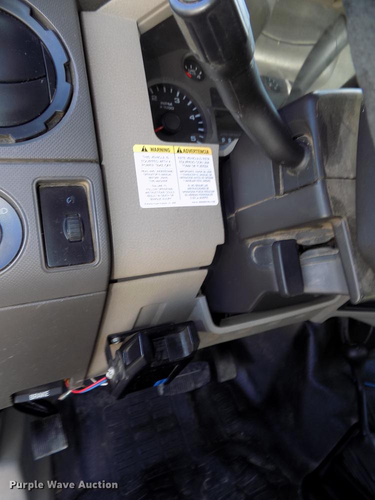 image for item DE7663 2009 Ford F550 Super Duty XL bucket truck