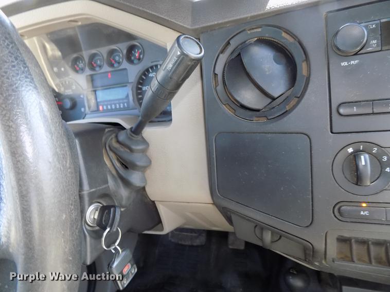 image for item DE7663 2009 Ford F550 Super Duty XL bucket truck