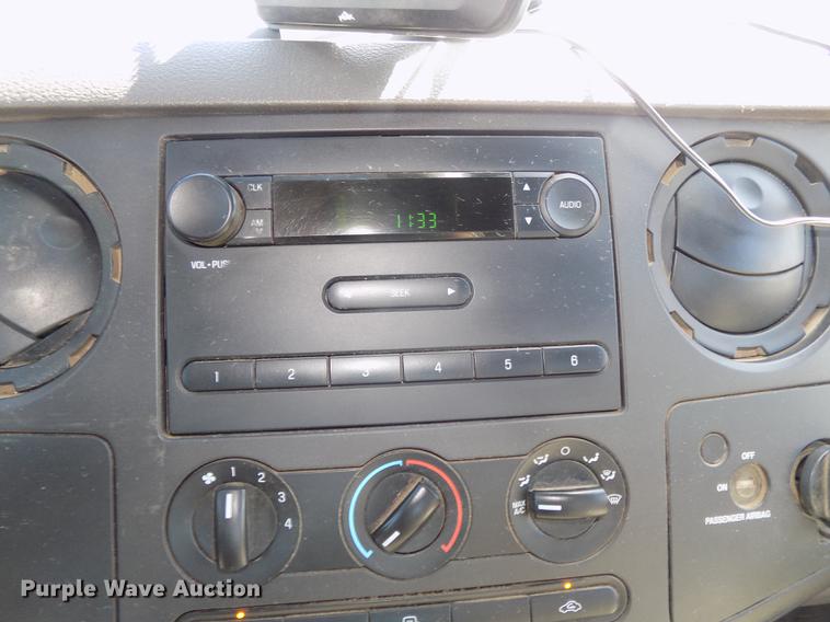 image for item DE7663 2009 Ford F550 Super Duty XL bucket truck