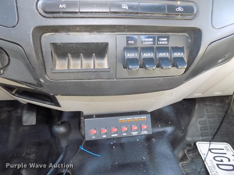 image for item DE7663 2009 Ford F550 Super Duty XL bucket truck