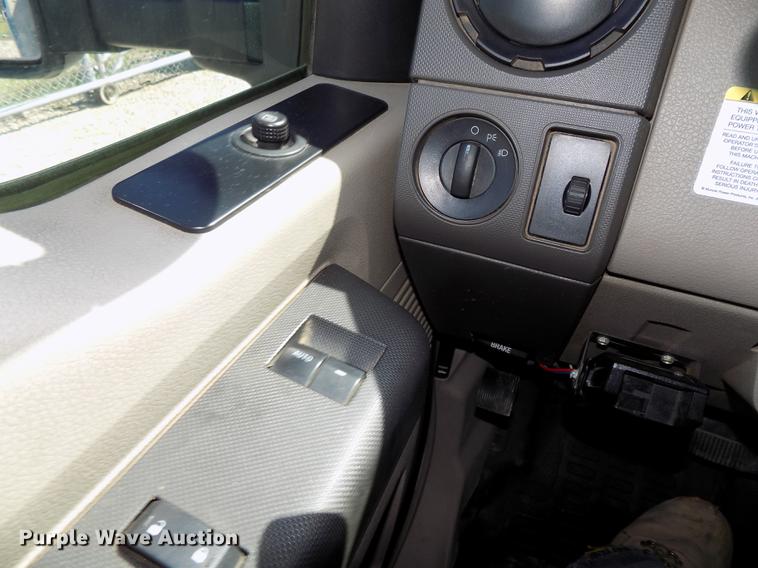 image for item DE7663 2009 Ford F550 Super Duty XL bucket truck