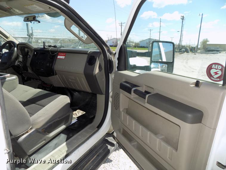 image for item DE7663 2009 Ford F550 Super Duty XL bucket truck