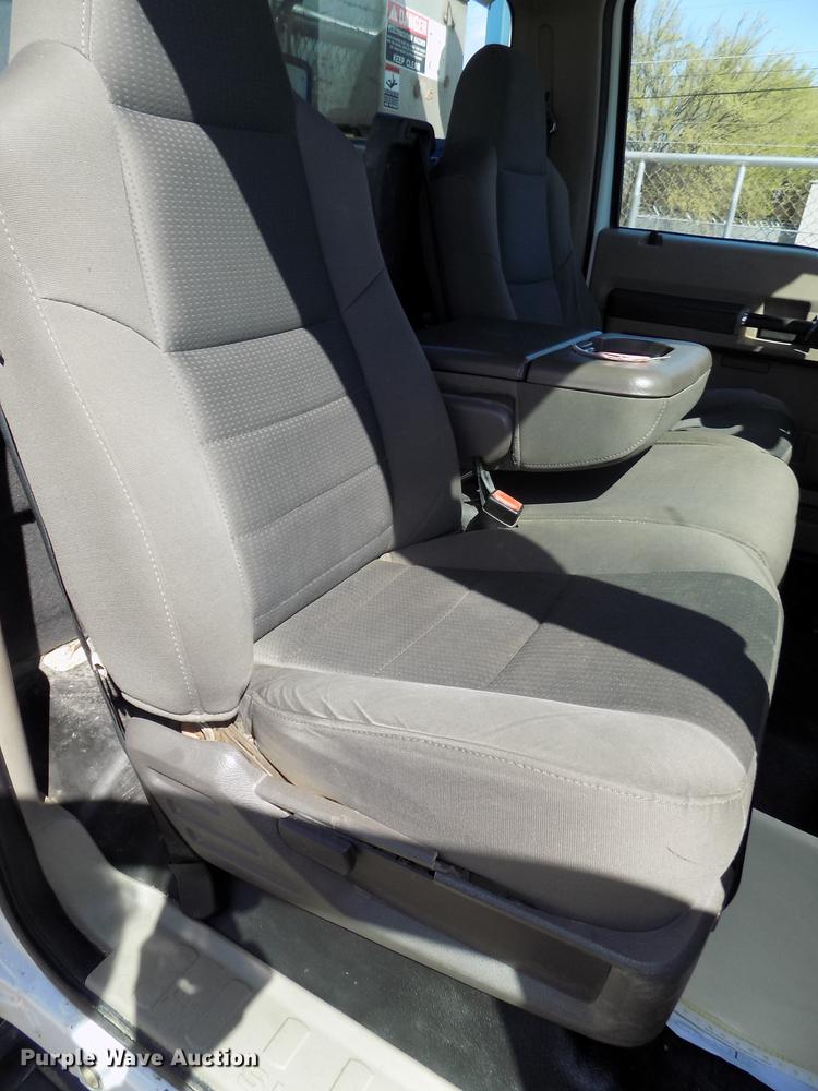 image for item DE7663 2009 Ford F550 Super Duty XL bucket truck