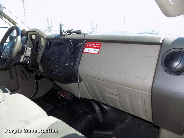 image for item DE7663 2009 Ford F550 Super Duty XL bucket truck