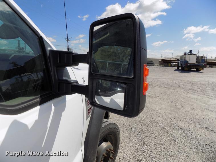 image for item DE7663 2009 Ford F550 Super Duty XL bucket truck