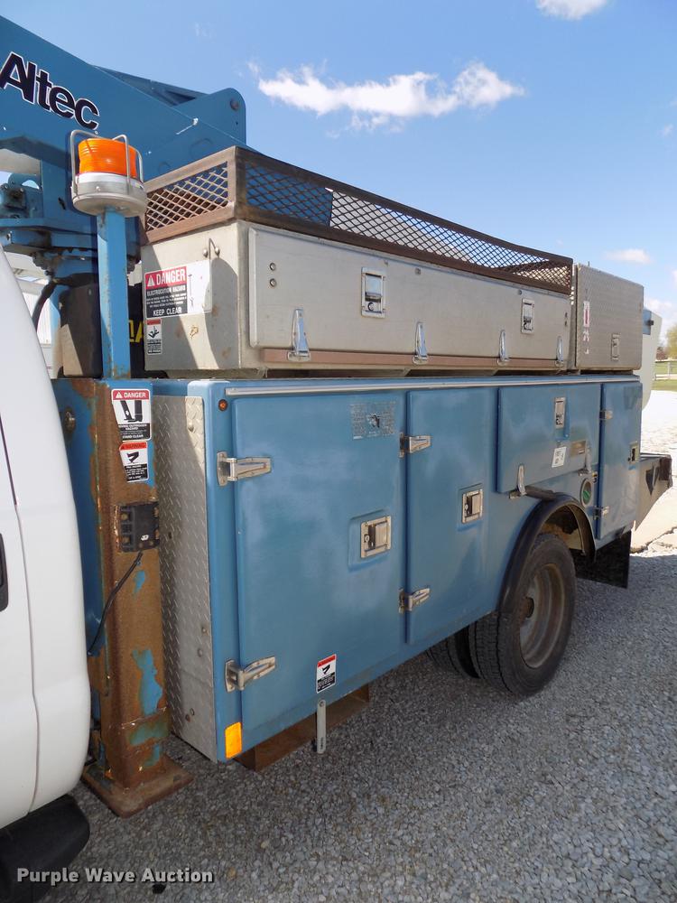 image for item DE7663 2009 Ford F550 Super Duty XL bucket truck