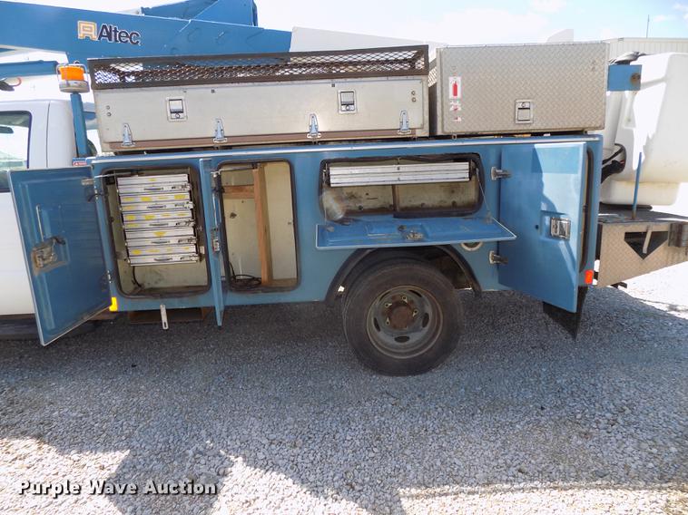 image for item DE7663 2009 Ford F550 Super Duty XL bucket truck