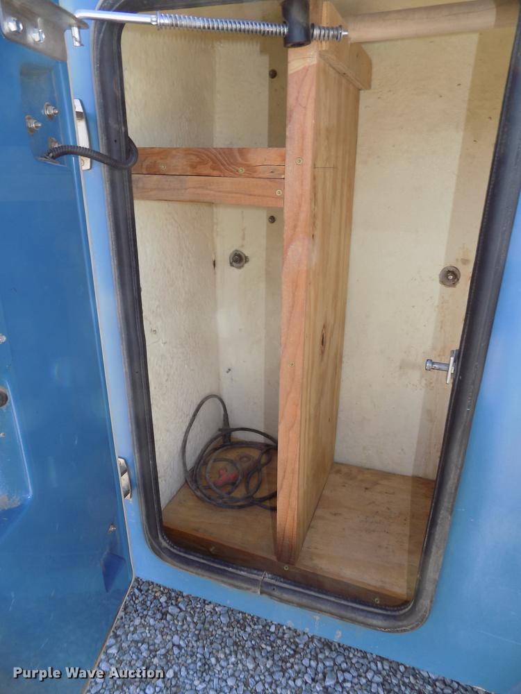 image for item DE7663 2009 Ford F550 Super Duty XL bucket truck