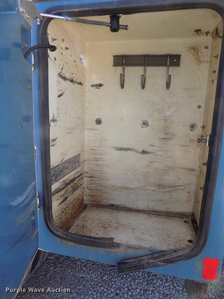 image for item DE7663 2009 Ford F550 Super Duty XL bucket truck