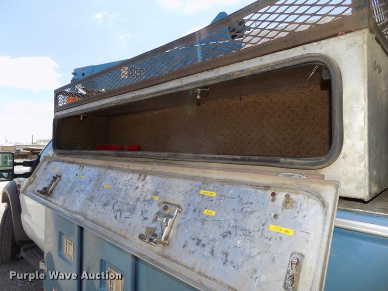 image for item DE7663 2009 Ford F550 Super Duty XL bucket truck