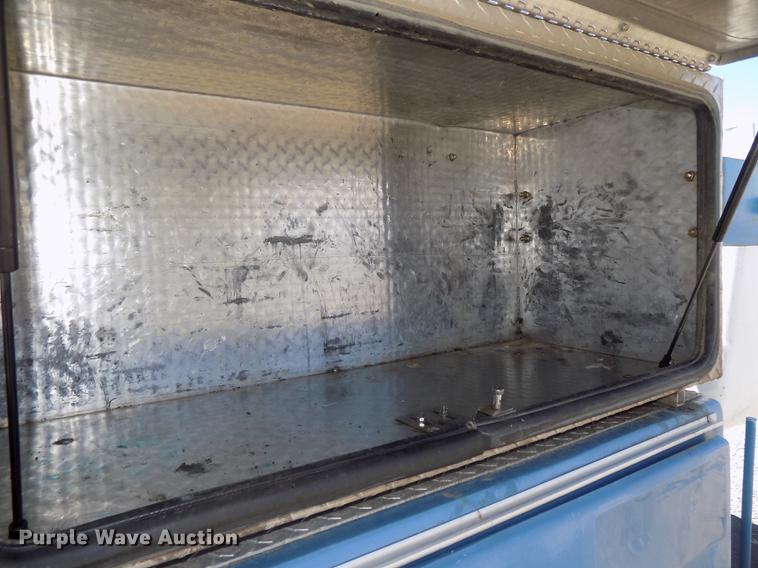 image for item DE7663 2009 Ford F550 Super Duty XL bucket truck