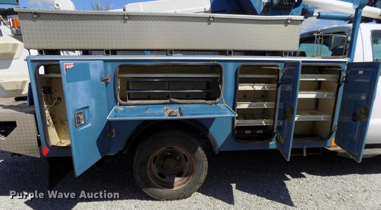 image for item DE7663 2009 Ford F550 Super Duty XL bucket truck