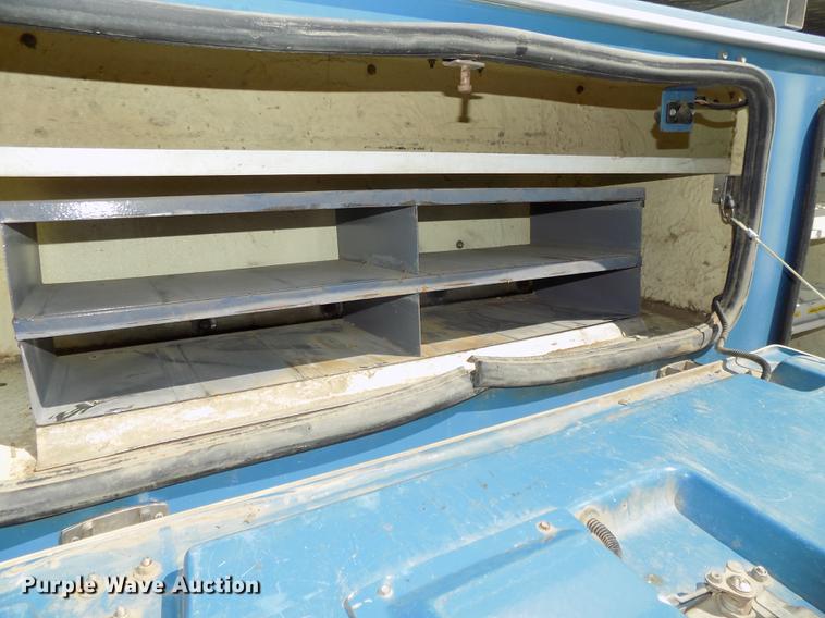 image for item DE7663 2009 Ford F550 Super Duty XL bucket truck