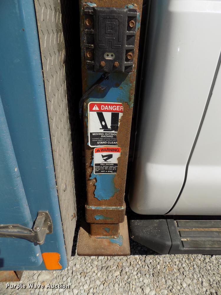 image for item DE7663 2009 Ford F550 Super Duty XL bucket truck