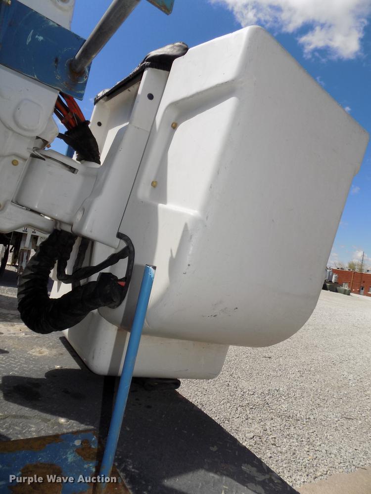 image for item DE7663 2009 Ford F550 Super Duty XL bucket truck