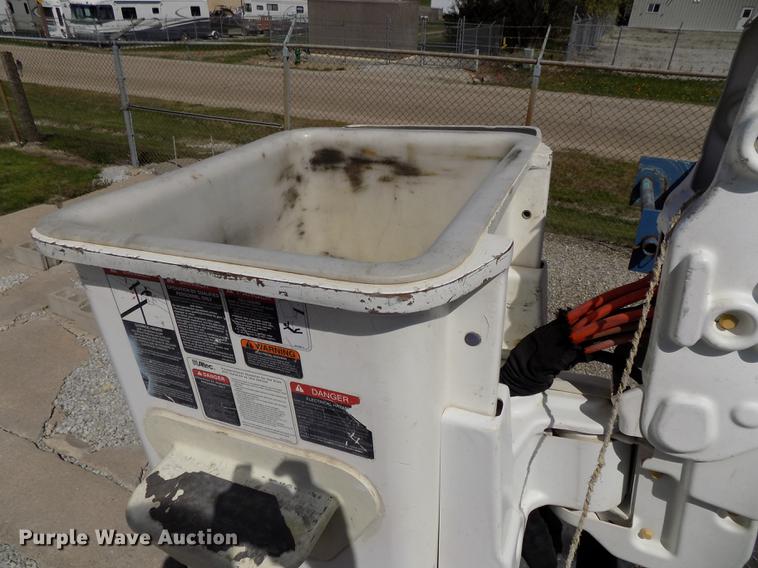 image for item DE7663 2009 Ford F550 Super Duty XL bucket truck