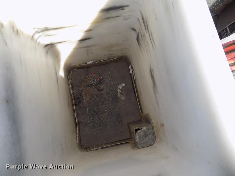 image for item DE7663 2009 Ford F550 Super Duty XL bucket truck