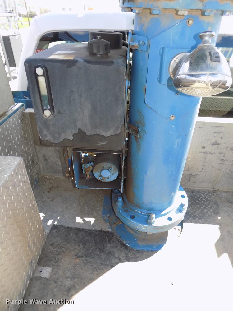 image for item DE7663 2009 Ford F550 Super Duty XL bucket truck