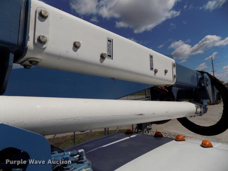 image for item DE7663 2009 Ford F550 Super Duty XL bucket truck