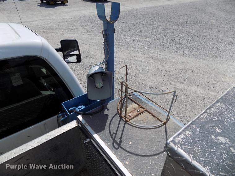 image for item DE7663 2009 Ford F550 Super Duty XL bucket truck