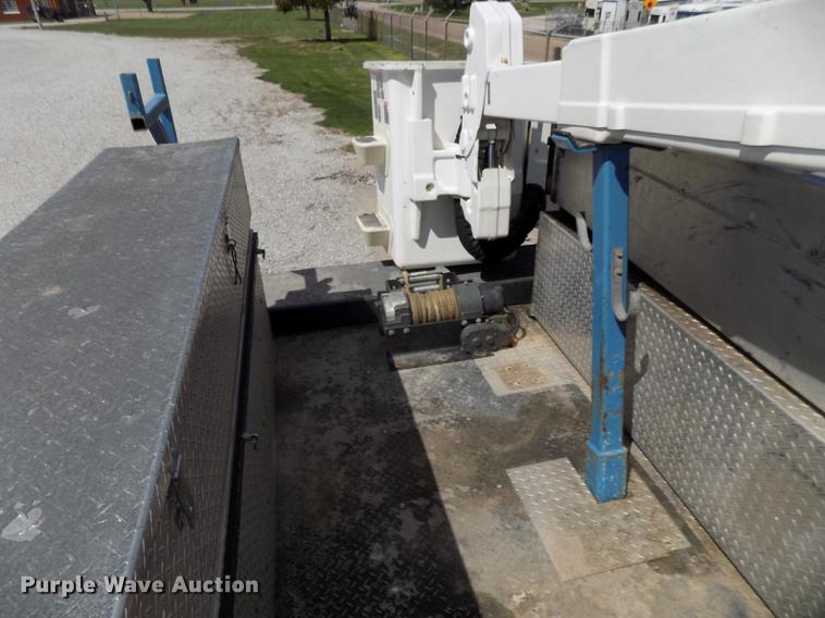 image for item DE7663 2009 Ford F550 Super Duty XL bucket truck