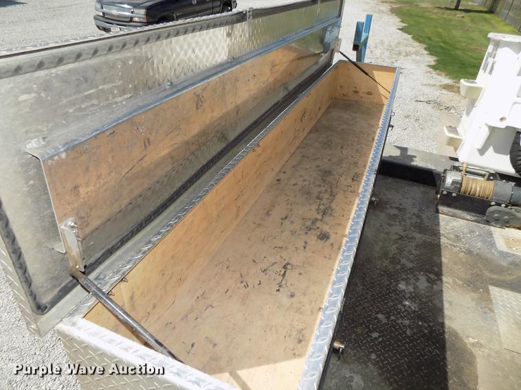 image for item DE7663 2009 Ford F550 Super Duty XL bucket truck